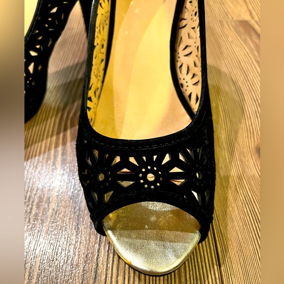 *LIKE NEW* Gorgeous sexy classic black velour peep toe 3.5” heels Sz. 8.5-9 - Picture 3 of 10